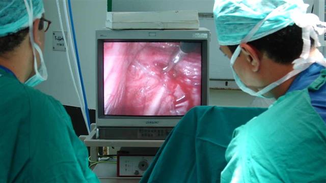 مركز مناظير